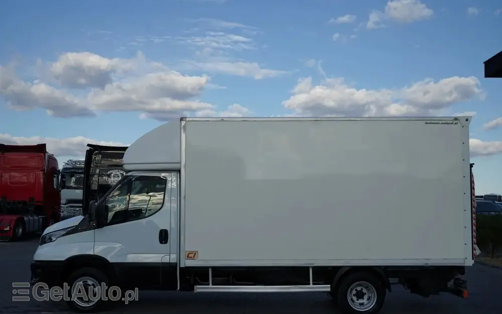 IVECO DAILY 35-160 / KONTENER 4,2 M / WINDA / BLIŹNIAK   DMC: 3500 KG /  2022 