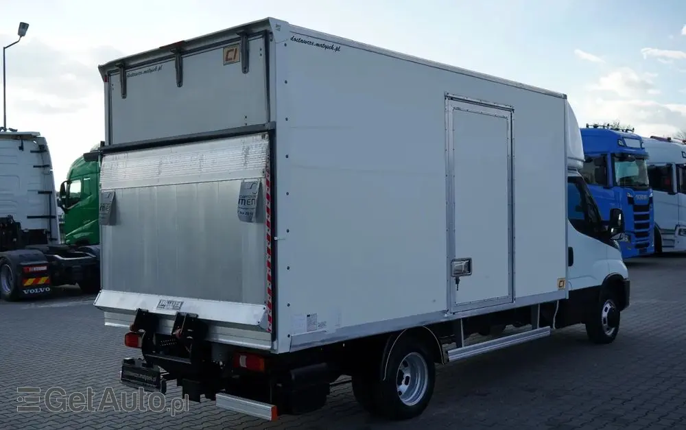 IVECO DAILY 35-160 / KONTENER 4,2 M / WINDA / BLIŹNIAK   DMC: 3500 KG /  2022 