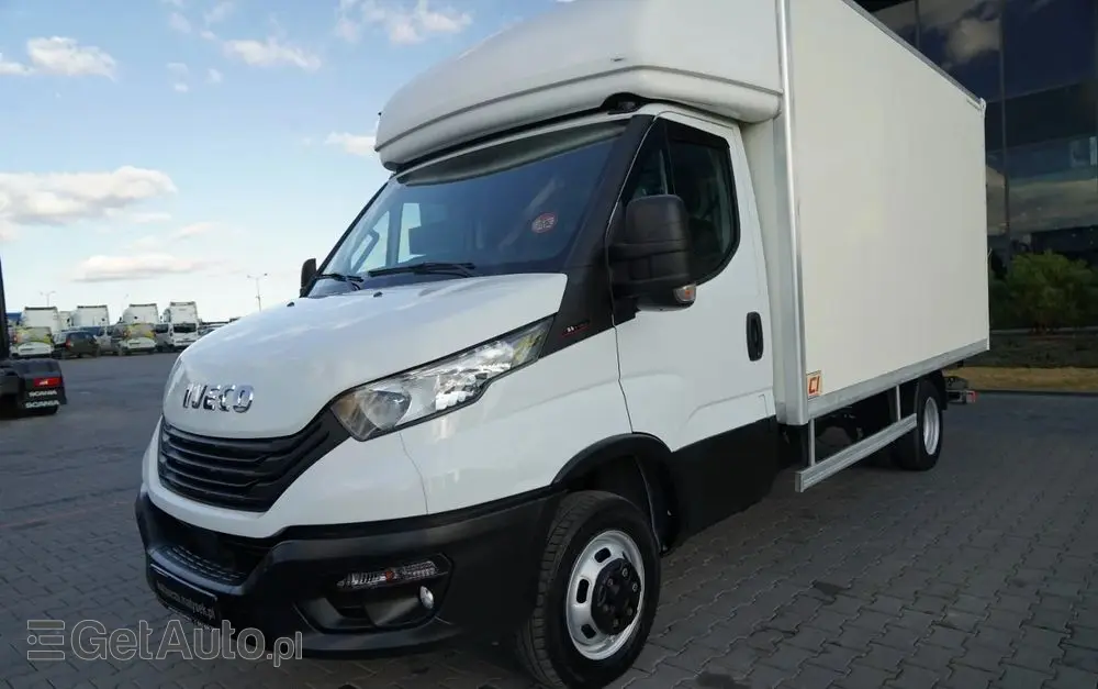 IVECO DAILY 35-160 / KONTENER 4,2 M / WINDA / BLIŹNIAK   DMC: 3500 KG /  2022 