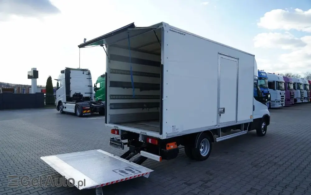 IVECO DAILY 35-160 / KONTENER 4,2 M / WINDA / BLIŹNIAK   DMC: 3500 KG /  2022 