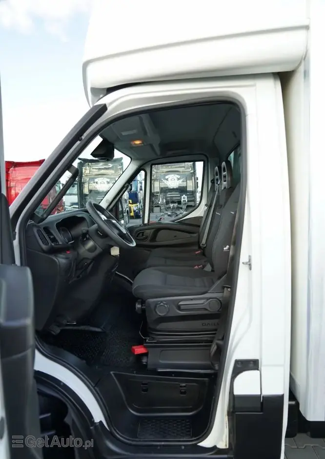 IVECO DAILY 35-160 / KONTENER 4,2 M / WINDA / BLIŹNIAK   DMC: 3500 KG /  2022 