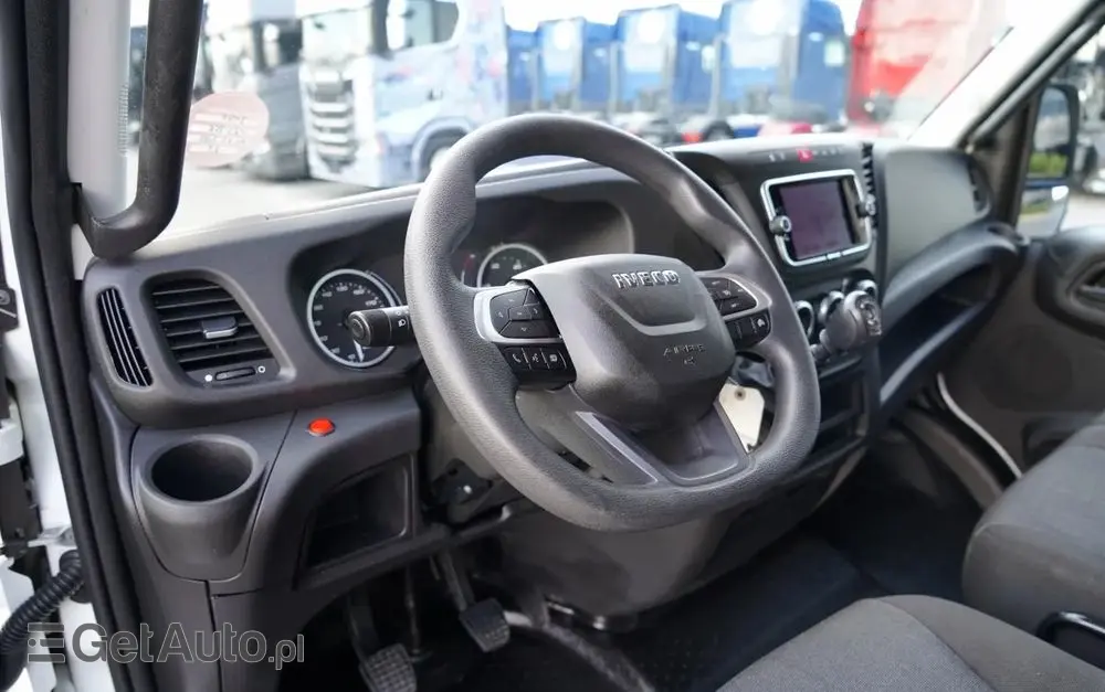IVECO DAILY 35-160 / KONTENER 4,2 M / WINDA / BLIŹNIAK   DMC: 3500 KG /  2022 