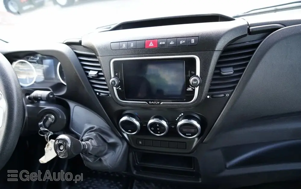 IVECO DAILY 35-160 / KONTENER 4,2 M / WINDA / BLIŹNIAK   DMC: 3500 KG /  2022 