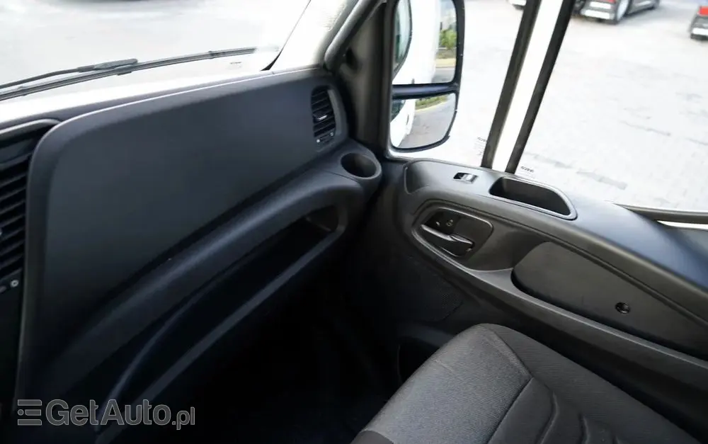 IVECO DAILY 35-160 / KONTENER 4,2 M / WINDA / BLIŹNIAK   DMC: 3500 KG /  2022 