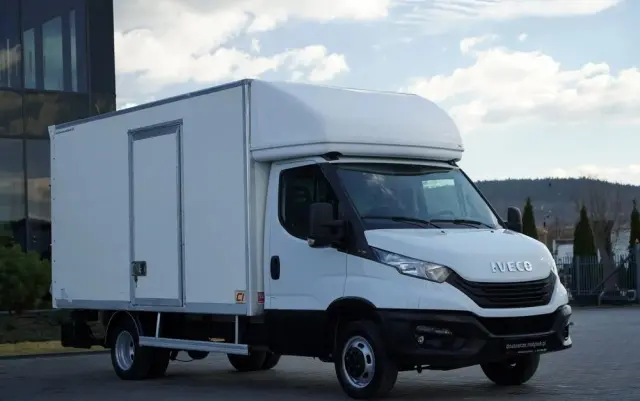 IVECO DAILY 35-160 / KONTENER 4,2 M / WINDA / BLIŹNIAK   DMC: 3500 KG /  2022 