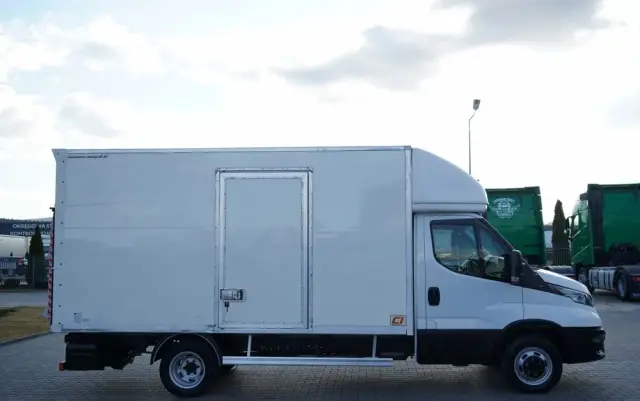 IVECO DAILY 35-160 / KONTENER 4,2 M / WINDA / BLIŹNIAK   DMC: 3500 KG /  2022 