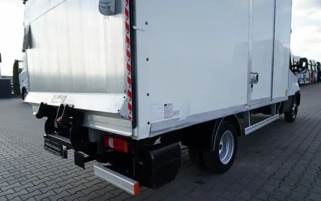 IVECO DAILY 35-160 / KONTENER 4,2 M / WINDA / BLIŹNIAK   DMC: 3500 KG /  2022 