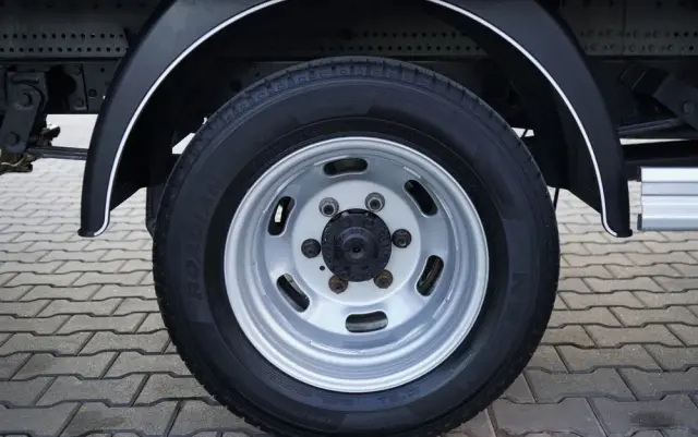 IVECO DAILY 35-160 / KONTENER 4,2 M / WINDA / BLIŹNIAK   DMC: 3500 KG /  2022 