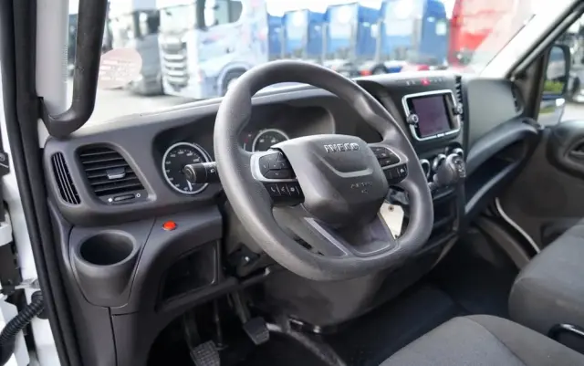 IVECO DAILY 35-160 / KONTENER 4,2 M / WINDA / BLIŹNIAK   DMC: 3500 KG /  2022 