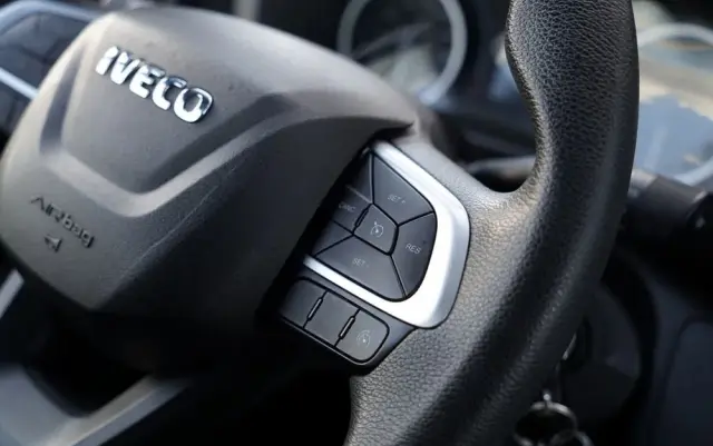 IVECO DAILY 35-160 / KONTENER 4,2 M / WINDA / BLIŹNIAK   DMC: 3500 KG /  2022 