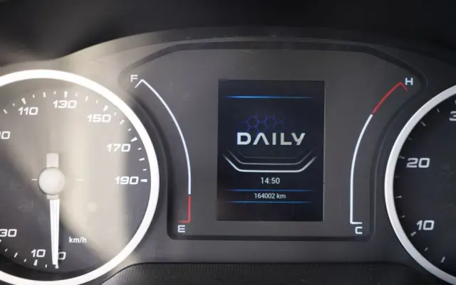 IVECO DAILY 35-160 / KONTENER 4,2 M / WINDA / BLIŹNIAK   DMC: 3500 KG /  2022 