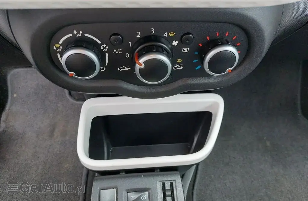 RENAULT Twingo 