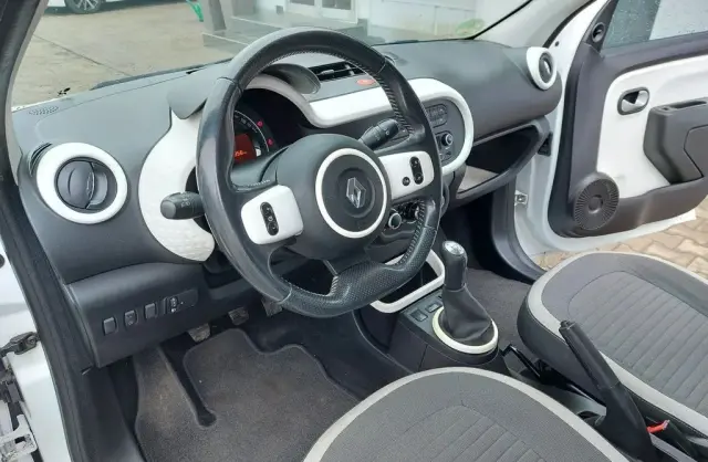 RENAULT Twingo 