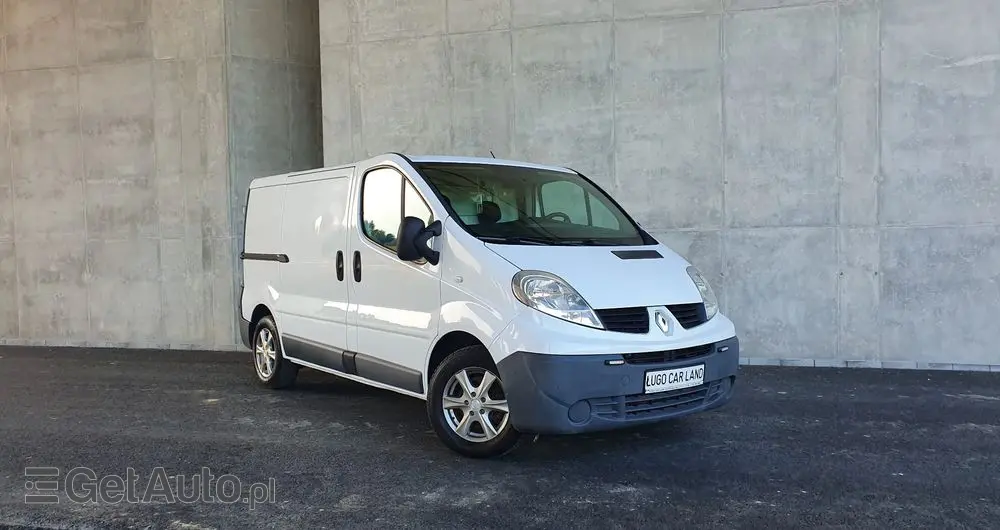 RENAULT Trafic 