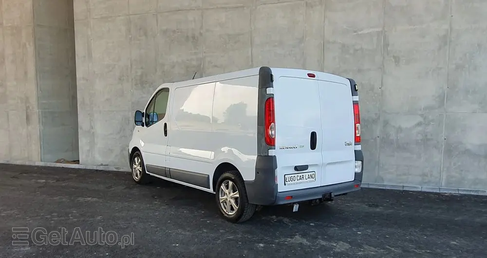 RENAULT Trafic 
