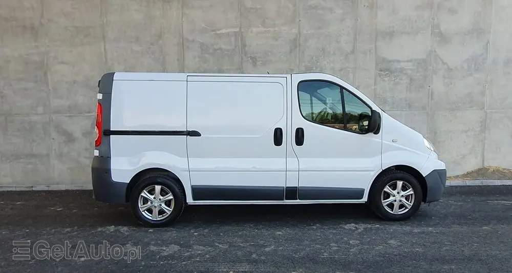 RENAULT Trafic 