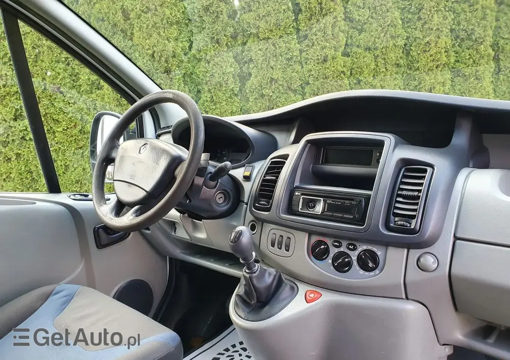 RENAULT Trafic 