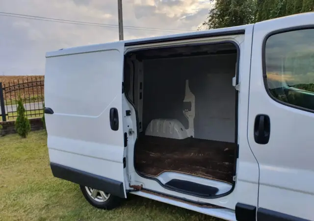RENAULT Trafic 