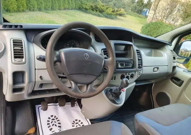 RENAULT Trafic 