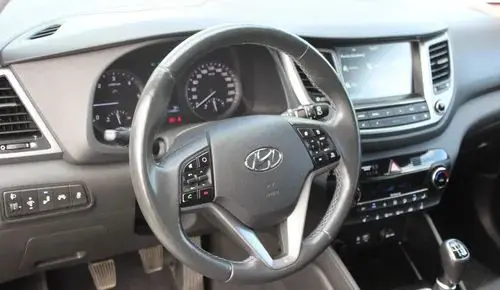 HYUNDAI Tucson 