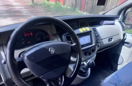 RENAULT Trafic 