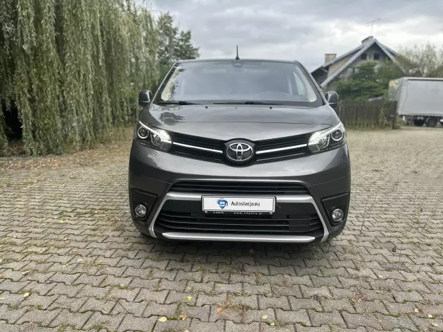 TOYOTA Proace Verso 