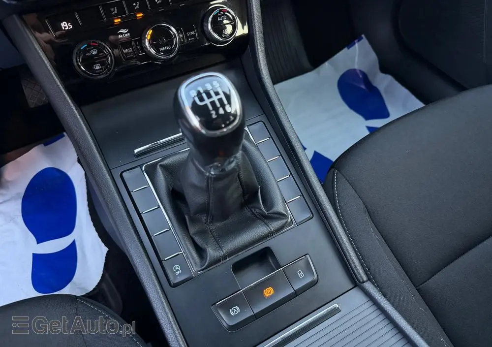 SKODA Superb 2.0 TDI Active