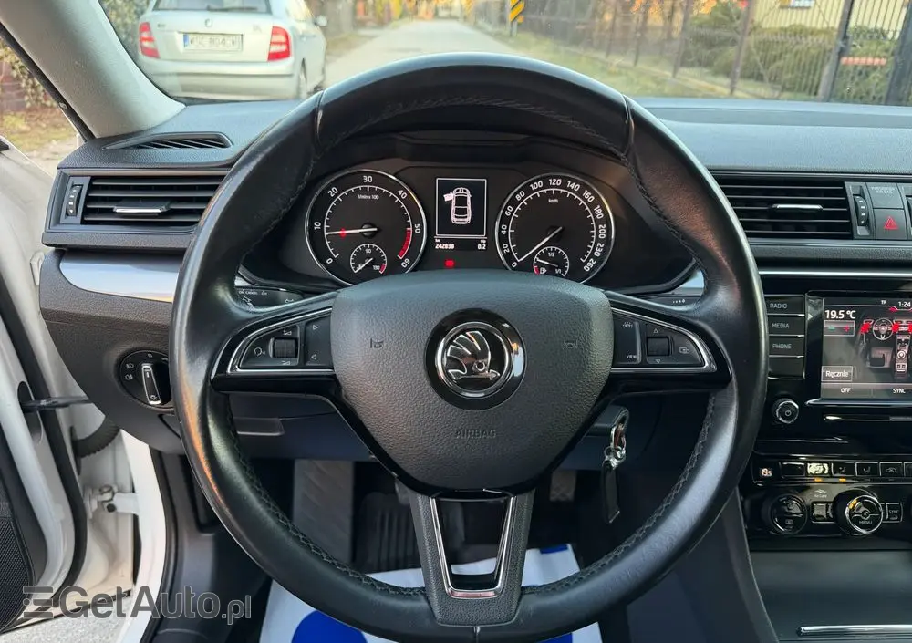 SKODA Superb 2.0 TDI Active