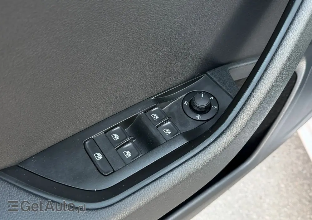 SKODA Superb 2.0 TDI Active