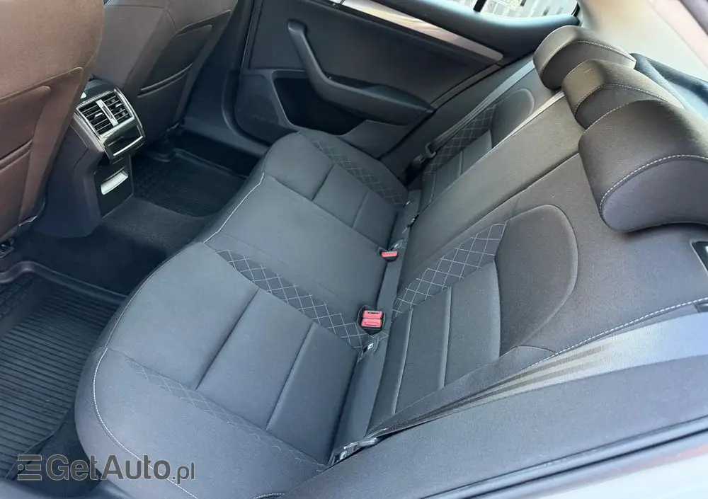 SKODA Superb 2.0 TDI Active