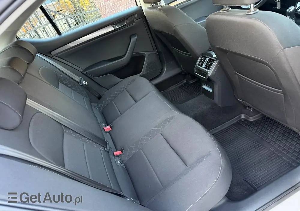 SKODA Superb 2.0 TDI Active