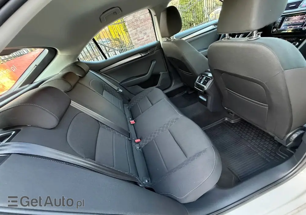 SKODA Superb 2.0 TDI Active