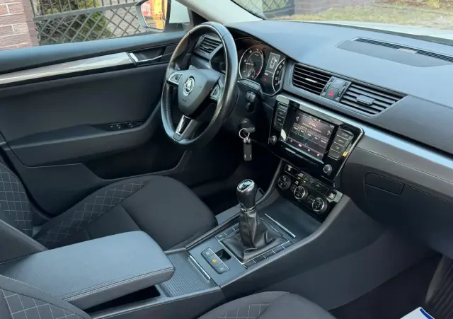 SKODA Superb 2.0 TDI Active