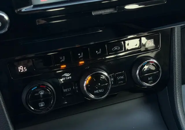 SKODA Superb 2.0 TDI Active