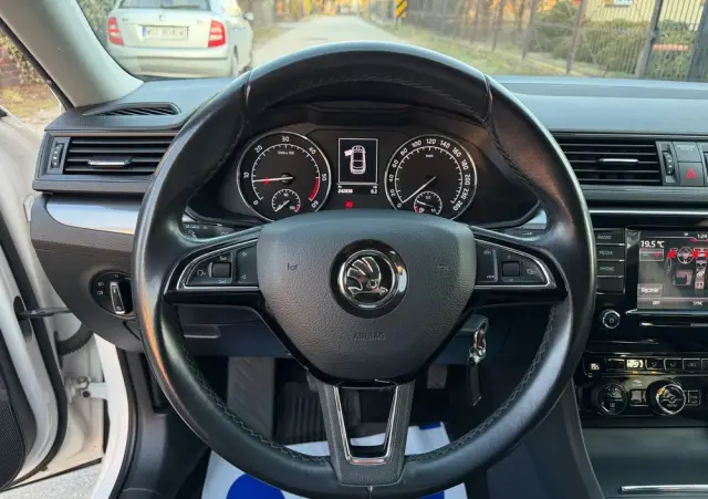 SKODA Superb 2.0 TDI Active