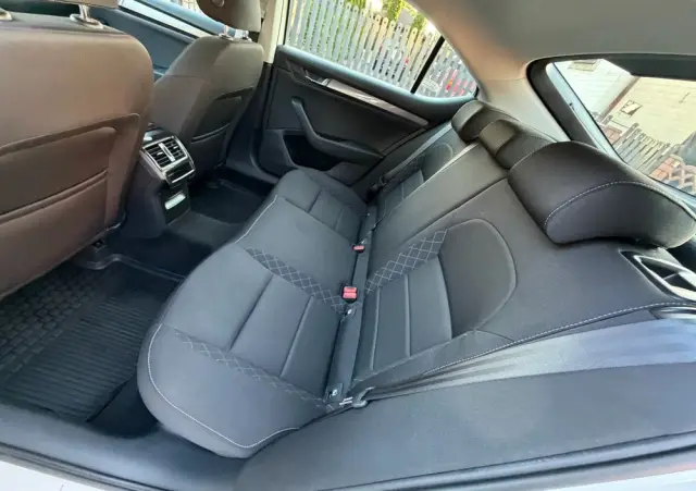 SKODA Superb 2.0 TDI Active