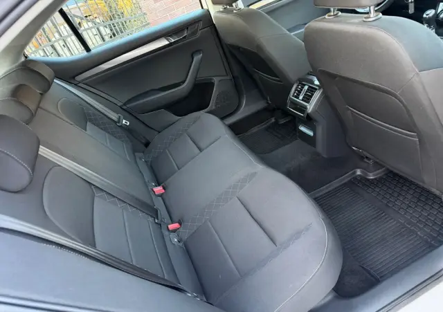 SKODA Superb 2.0 TDI Active