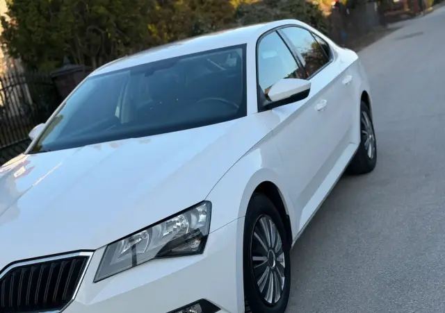 SKODA Superb 2.0 TDI Active