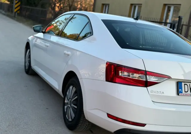 SKODA Superb 2.0 TDI Active