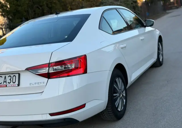 SKODA Superb 2.0 TDI Active