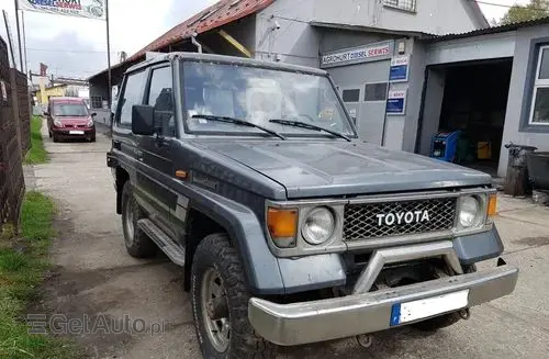 TOYOTA Land Cruiser 