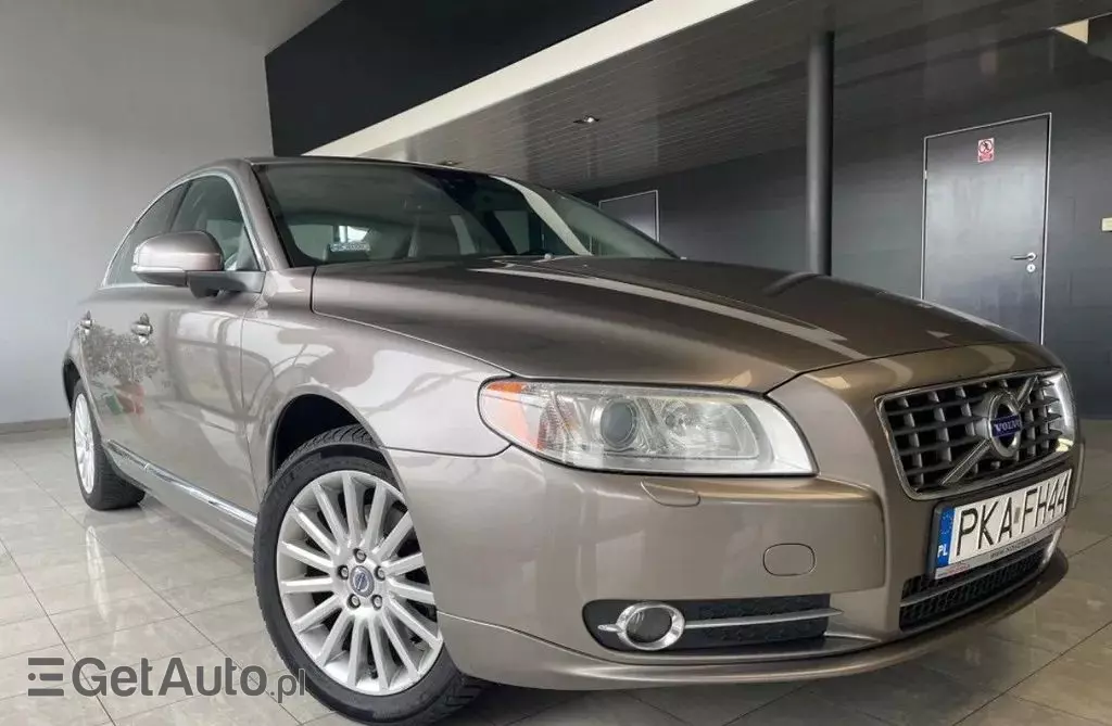 VOLVO S80 