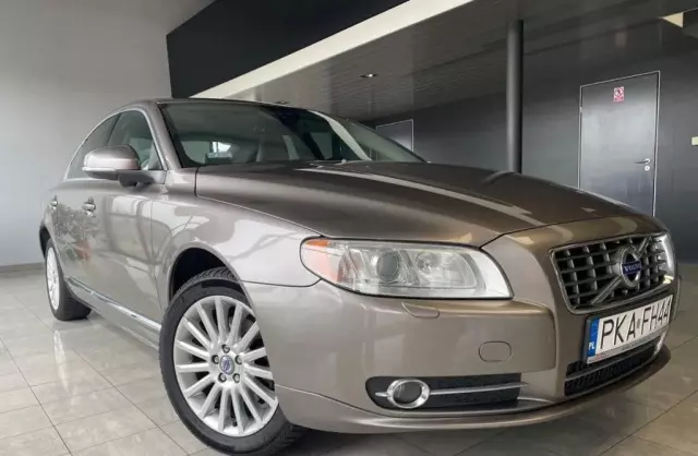 VOLVO S80 