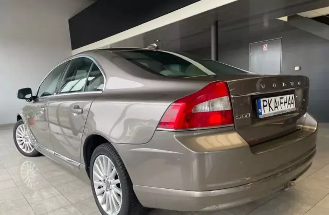 VOLVO S80 