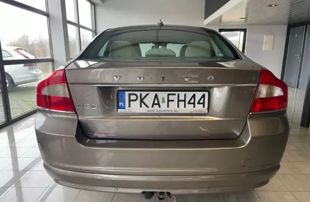 VOLVO S80 