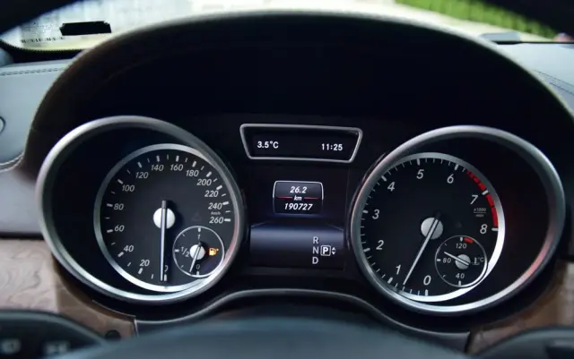 MERCEDES-BENZ GL 500 4-Matic