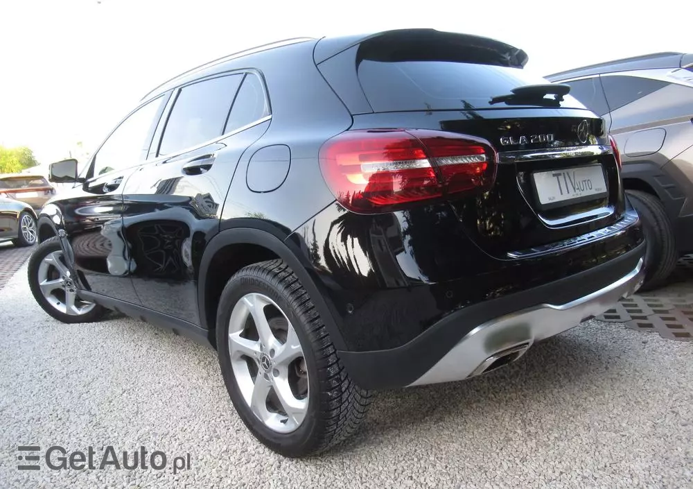 MERCEDES-BENZ GLA 200 7G-DCT Urban