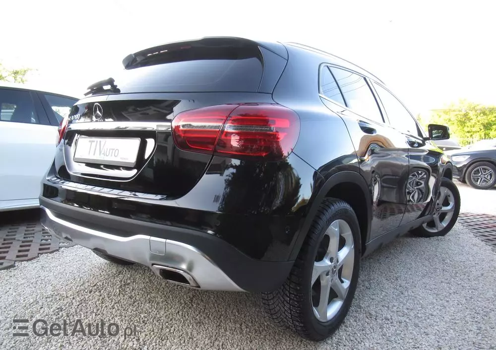 MERCEDES-BENZ GLA 200 7G-DCT Urban