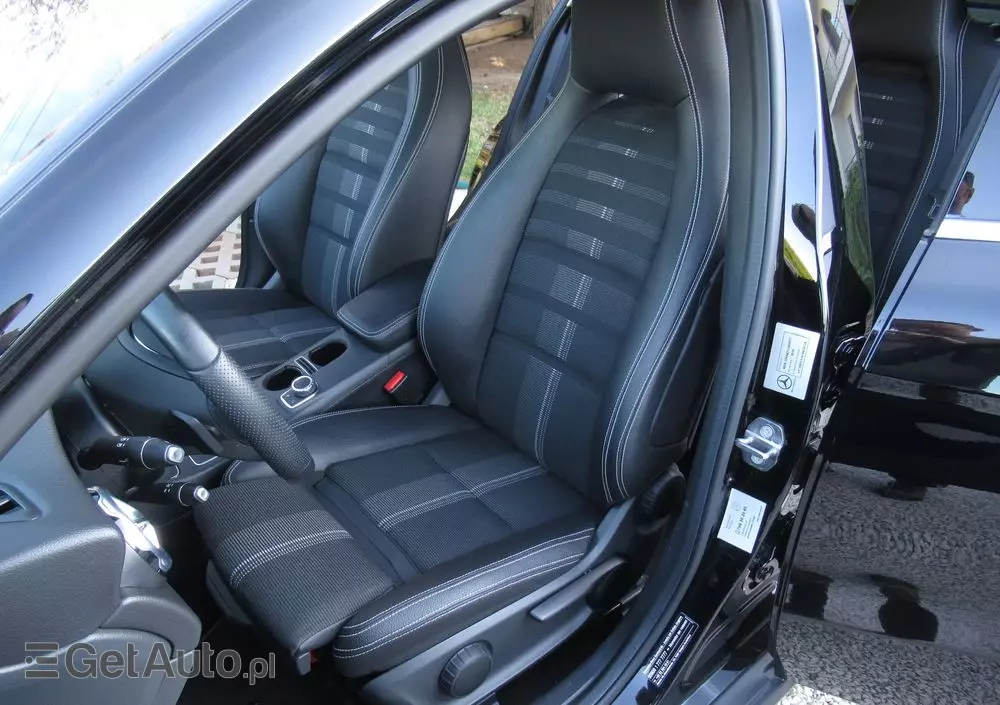 MERCEDES-BENZ GLA 200 7G-DCT Urban