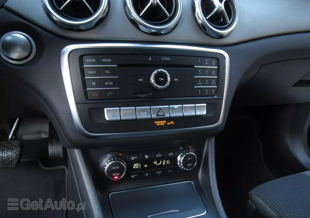 MERCEDES-BENZ GLA 200 7G-DCT Urban